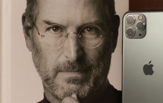 Steve Jobs Buch iPhone Genie Vorbild Personalentwicklung